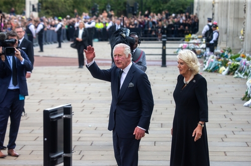 King and Queen: Man threw eggs at them