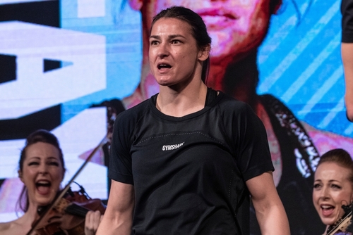 Katie Taylor Beats Karen Carabajal!