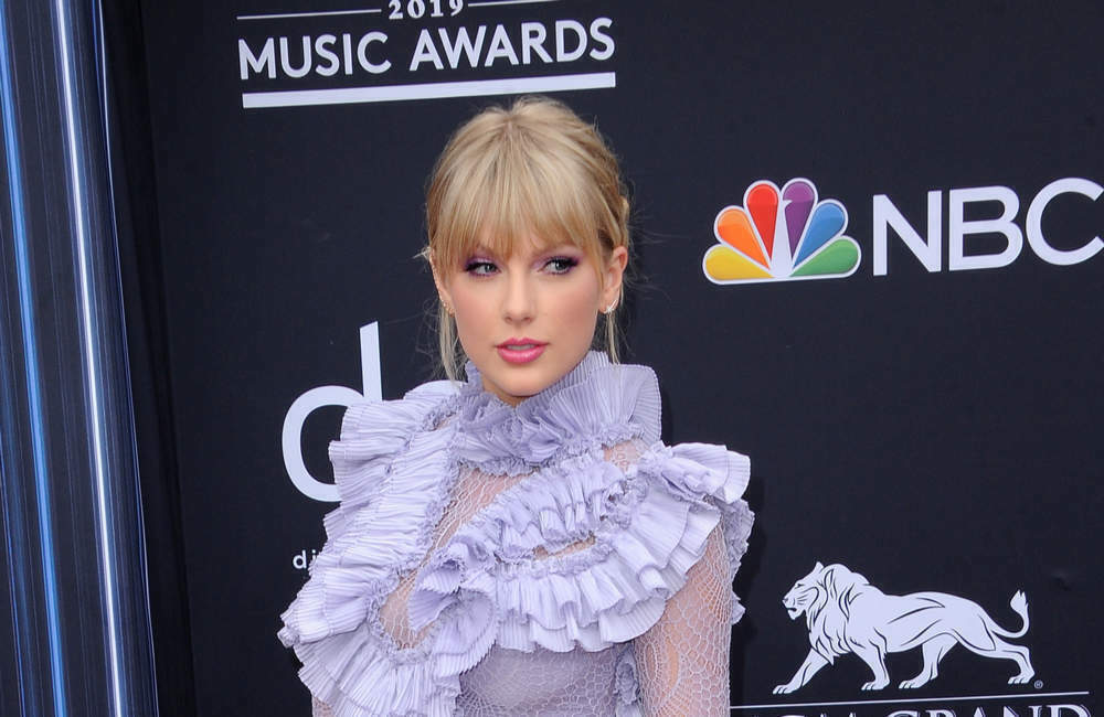 Taylor Swift plans to re-record her old songs to own copyright