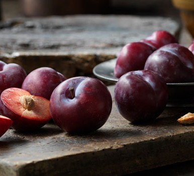 What Are The Benefits Of Eating Plums?