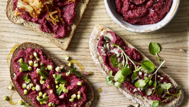 Beetroot hummus