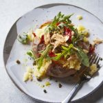 Jacket potato with tuna and sun-dried tomatoes