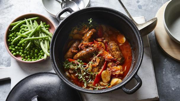 Sausage and red pepper hotpot