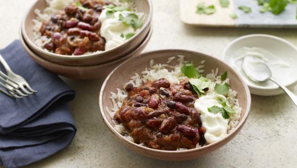 Slow cooker bean chilli