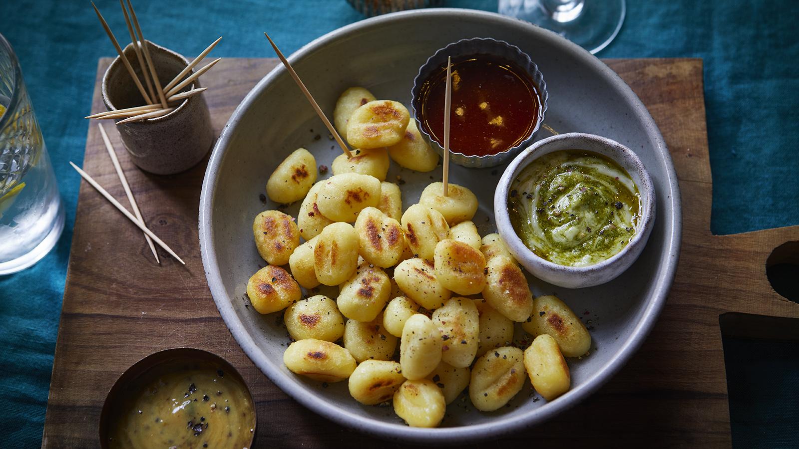 Air fryer gnocchi with pesto dip