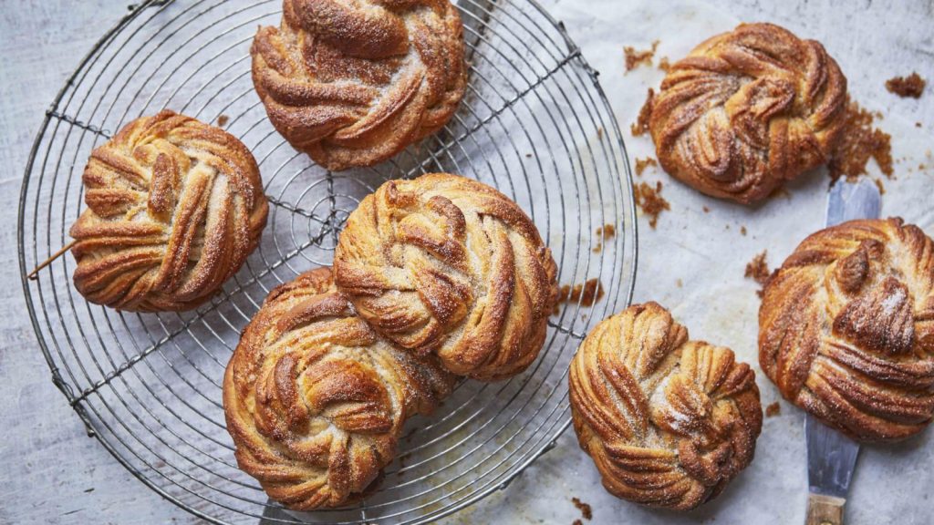 Cardamom buns