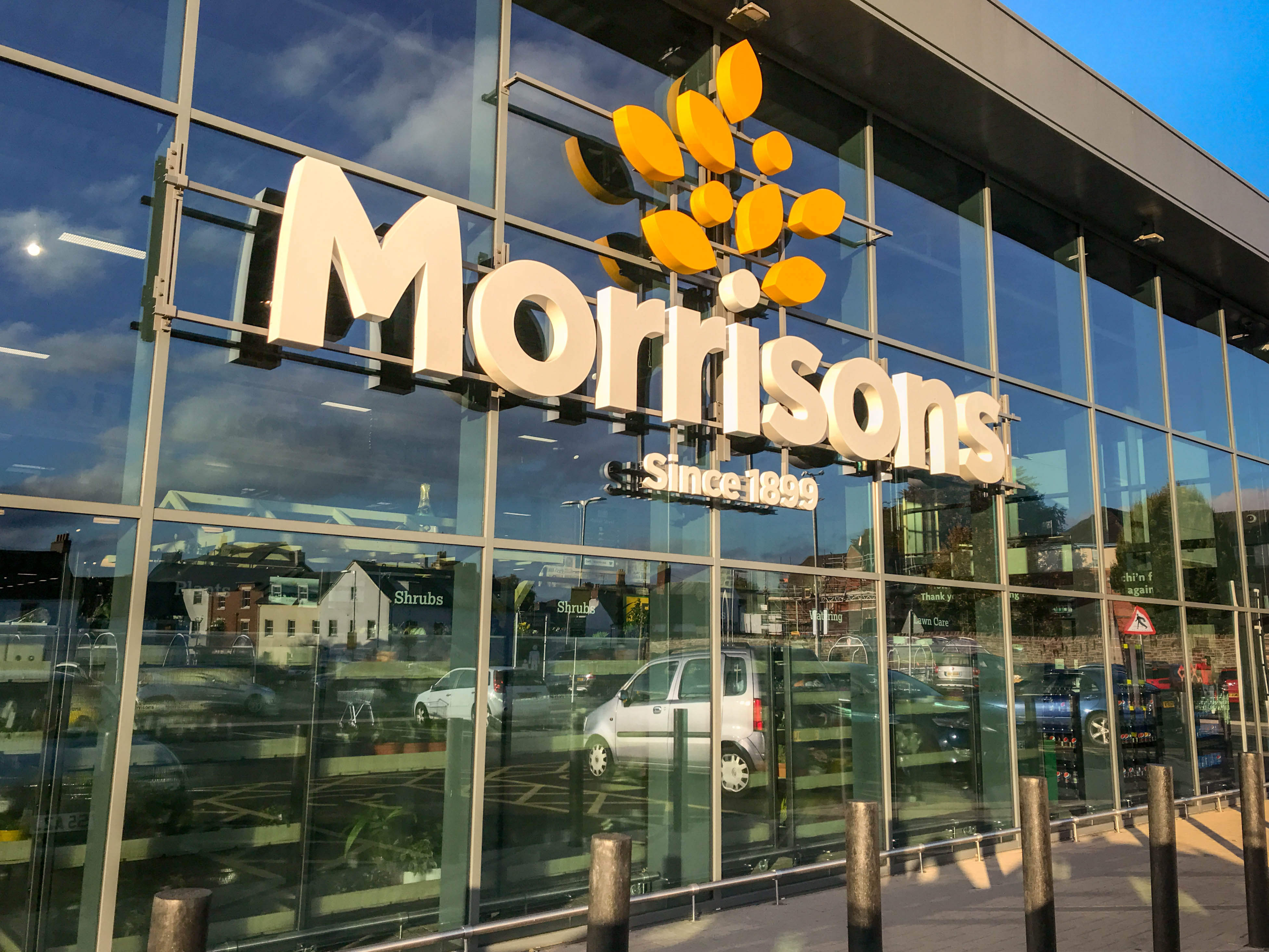 Morrisons to sell paper shopping bags