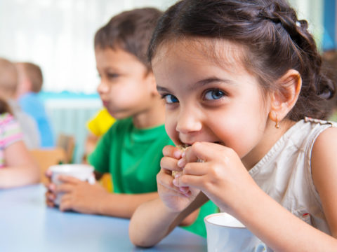 Child health expert says parents being misled over kids’ snacks