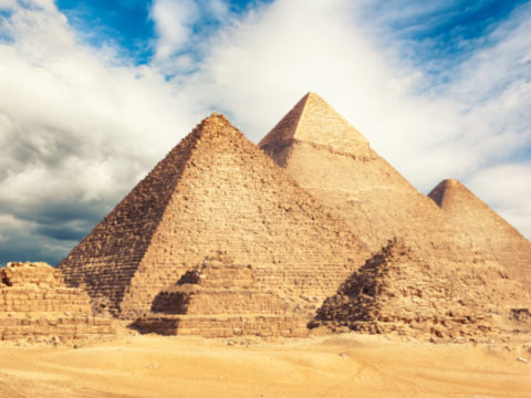 Roadside Bomb Injures Tourists In Egypt Near Giza Pyramids