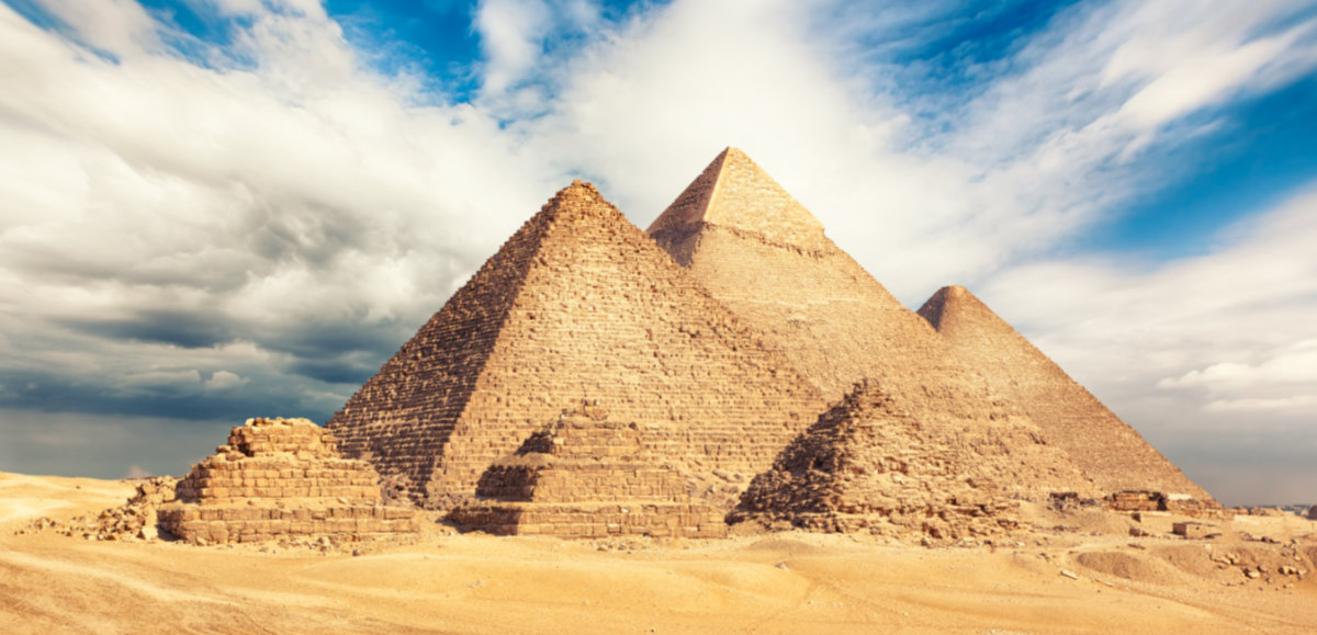 Roadside Bomb Injures Tourists In Egypt Near Giza Pyramids