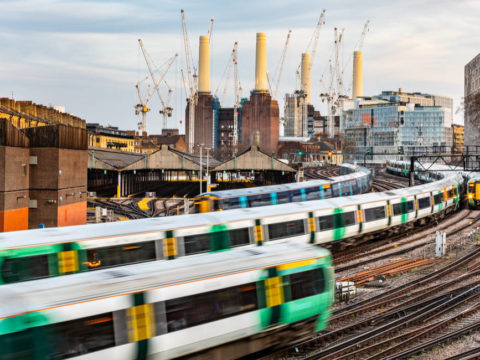 Heatwave: People warned to avoid rail travel in the UK on Thursday