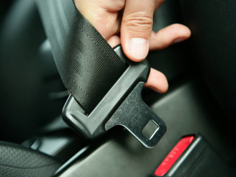 Drivers who do not wear seat belts will face penalty points