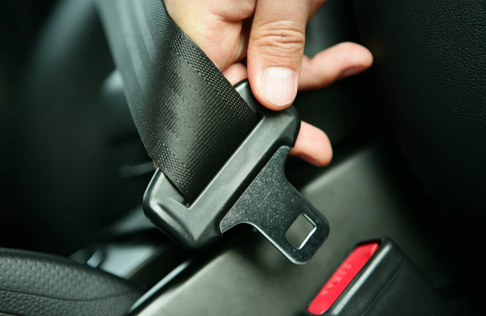Drivers who do not wear seat belts will face penalty points