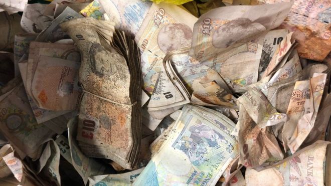 £20,000 Found In Scrap Yard Safe Goes To Charity