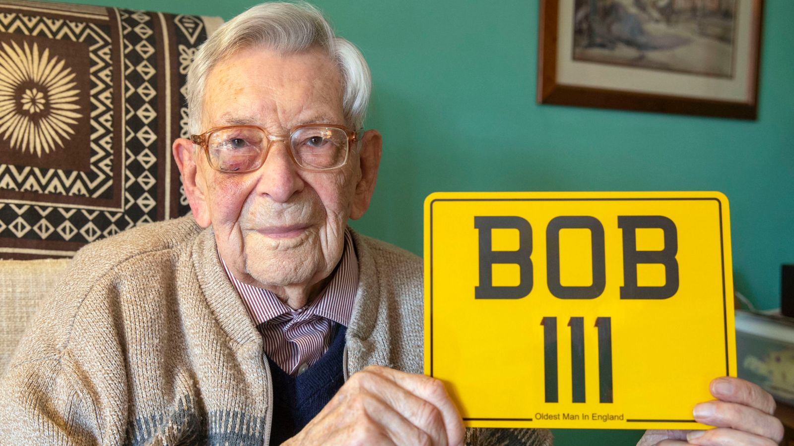 Bob Weighton: Briton’s New Oldest Man!