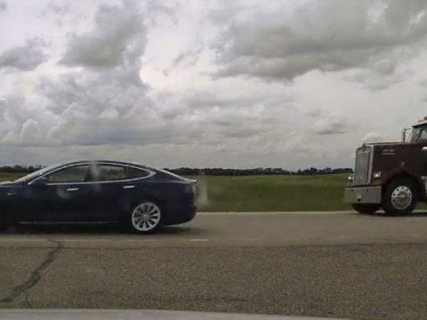 Tesla Driver Pulled Over Whilst Asleep – Going 93mph